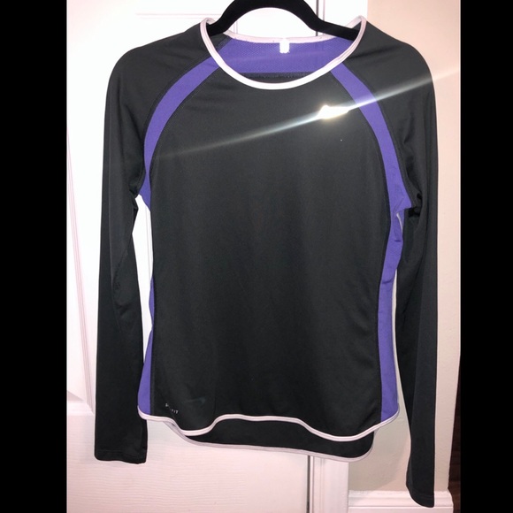 Nike Dri-fit long sleeve. - Picture 3 of 4